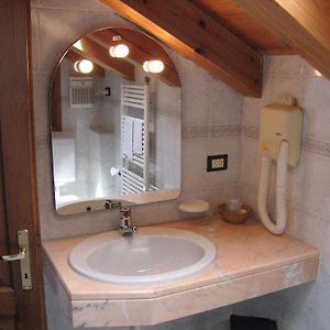Camera familiare con letto king size